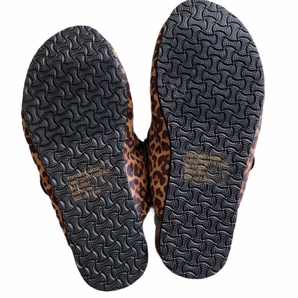 LAST 1 - NEW torrid faux suede/clogs/slides extra wide - Picture 5 of 9